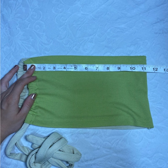 Super Cute Crop Top Bralette Color Block Peekaboo Cutout Peephole Ribbed XS-S - Picture 4 of 5